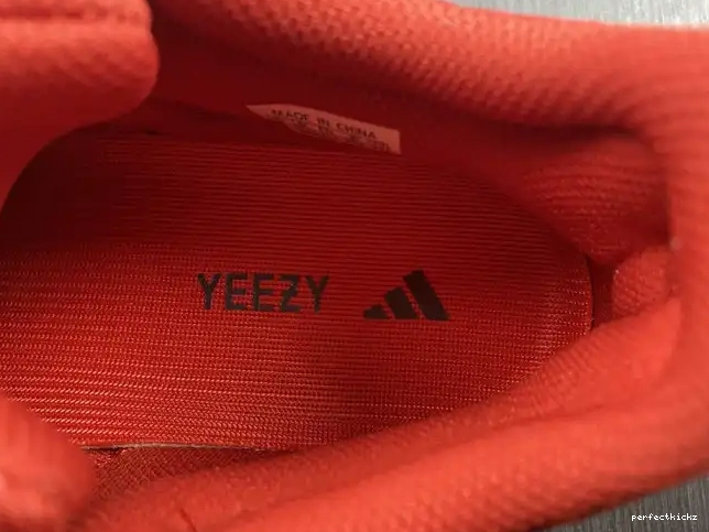 Yeezy Red Boost 700 HQ6979 Hi-Res Adidas 0527